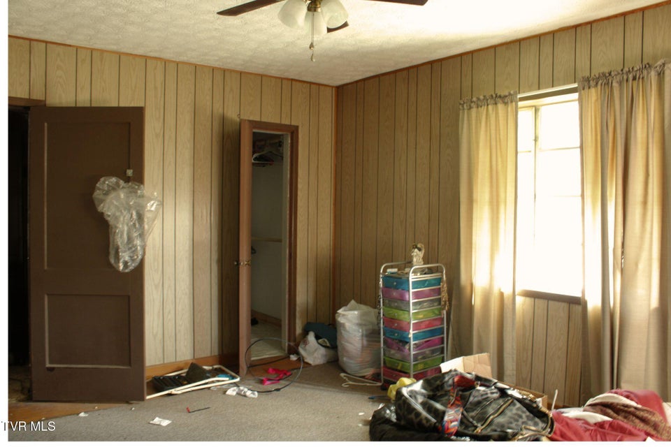 Photo #13: 106 Anderson Street