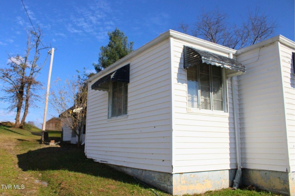 Photo #4: 106 Anderson Street