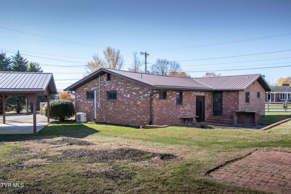 Photo #28: 15451 Siesta Avenue