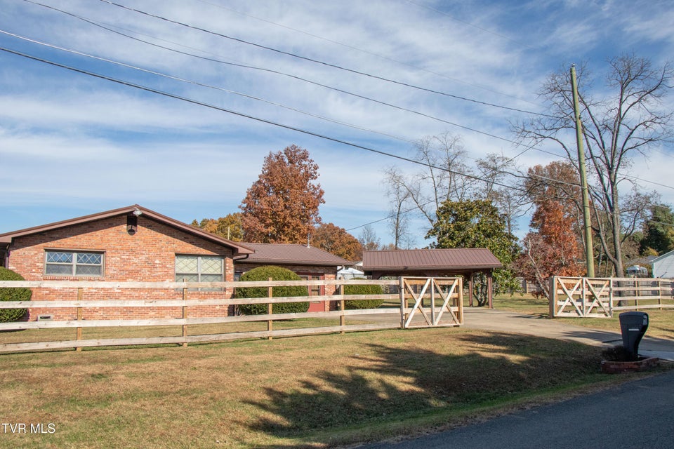 Photo #35: 15451 Siesta Avenue