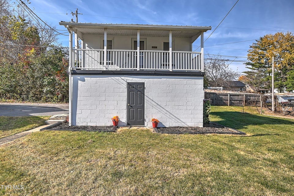 Photo #2: 1003 1/2 Watauga Avenue