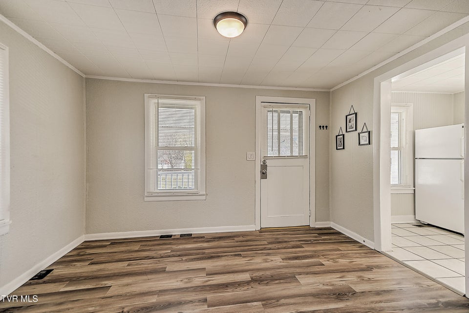 Photo #7: 1003 1/2 Watauga Avenue