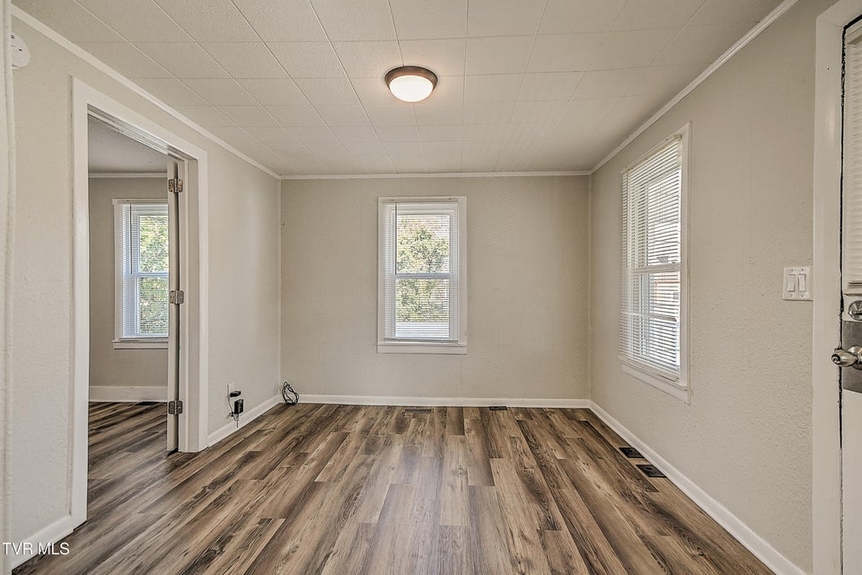 Photo #8: 1003 1/2 Watauga Avenue