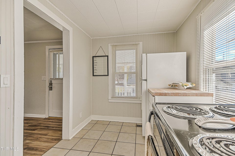 Photo #12: 1003 1/2 Watauga Avenue