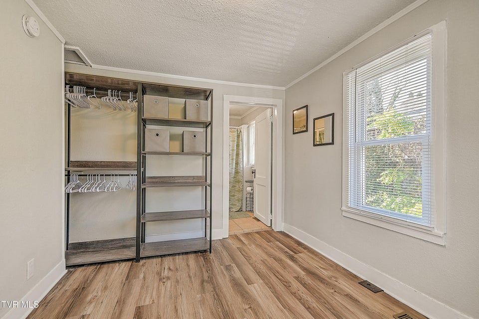 Photo #14: 1003 1/2 Watauga Avenue