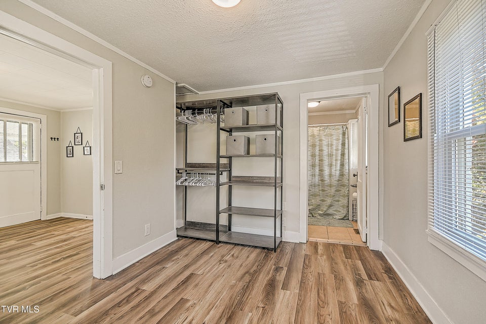 Photo #15: 1003 1/2 Watauga Avenue