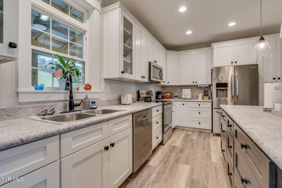 Photo #22: 2188 Highway 75 