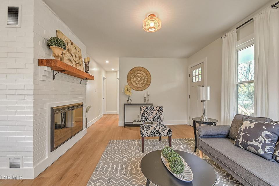 Photo #10: 940 Shipp Street