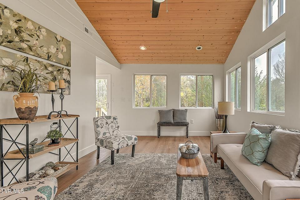 Photo #21: 940 Shipp Street