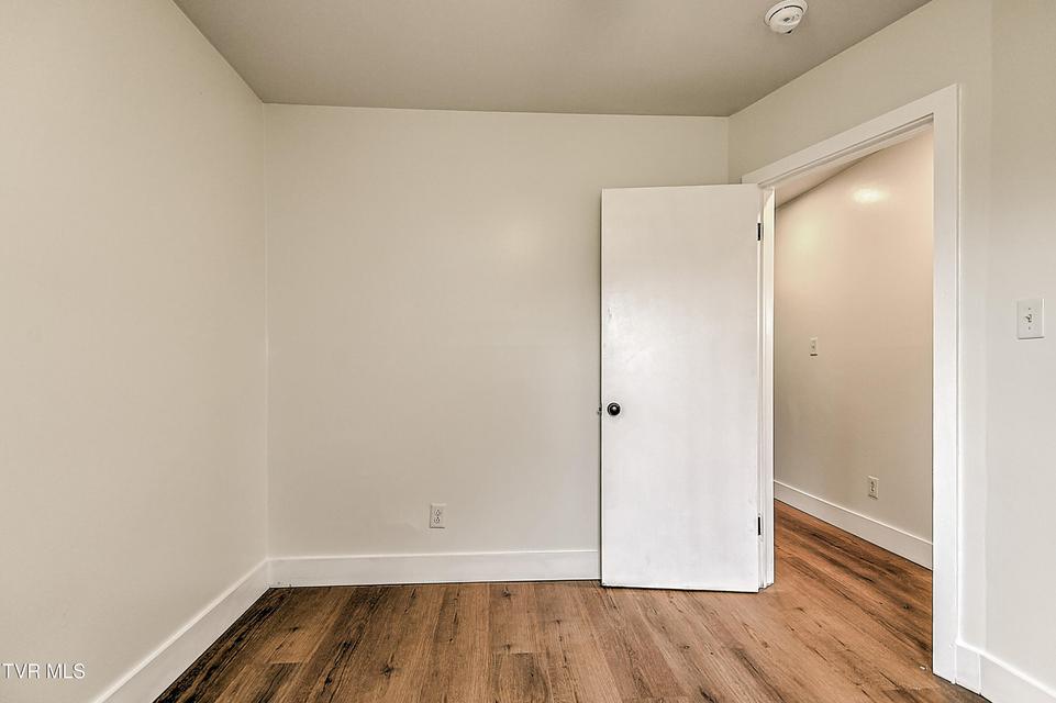 Photo #25: 940 Shipp Street