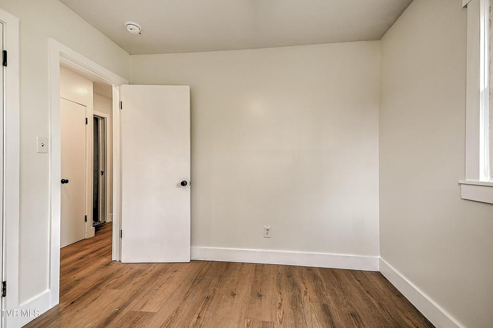 Photo #28: 940 Shipp Street