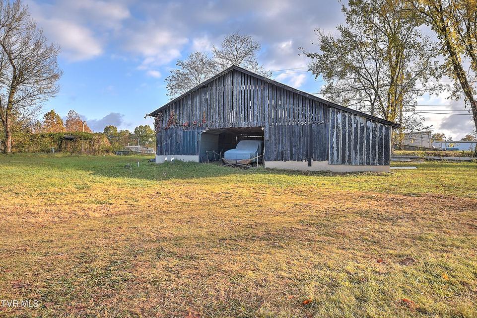 Photo #40: 940 Shipp Street