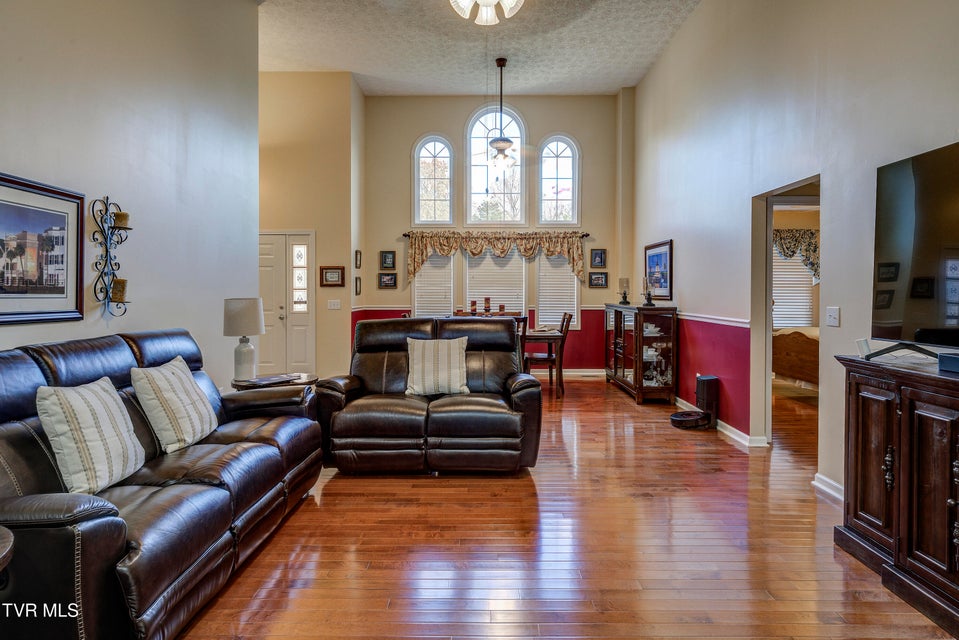 Photo #7: 351 Wiltshire Drive