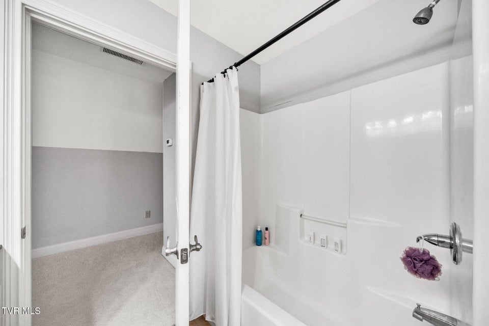 Photo #26: 215 Timberlyne Parc 