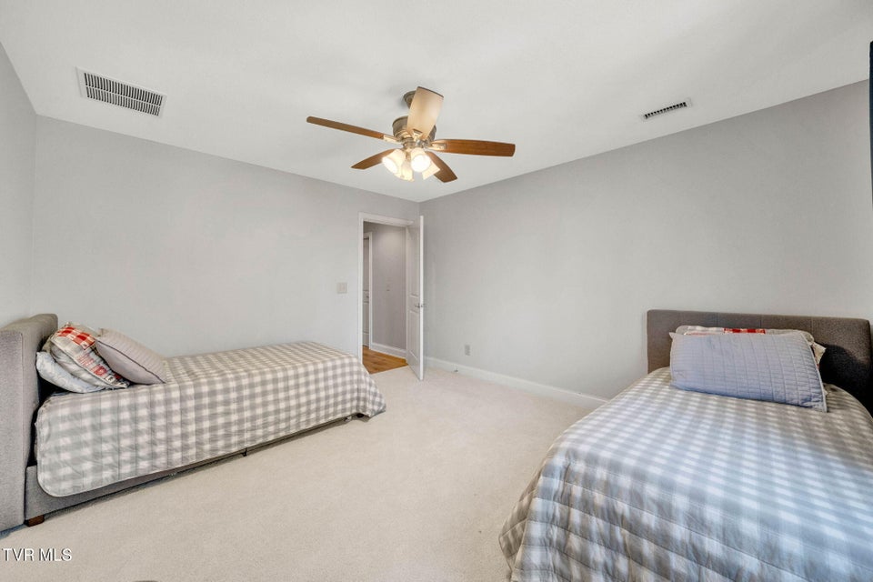 Photo #28: 215 Timberlyne Parc 