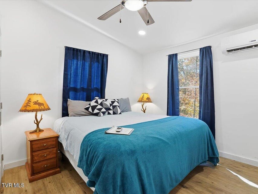 Photo #66: 146 Paradise Point