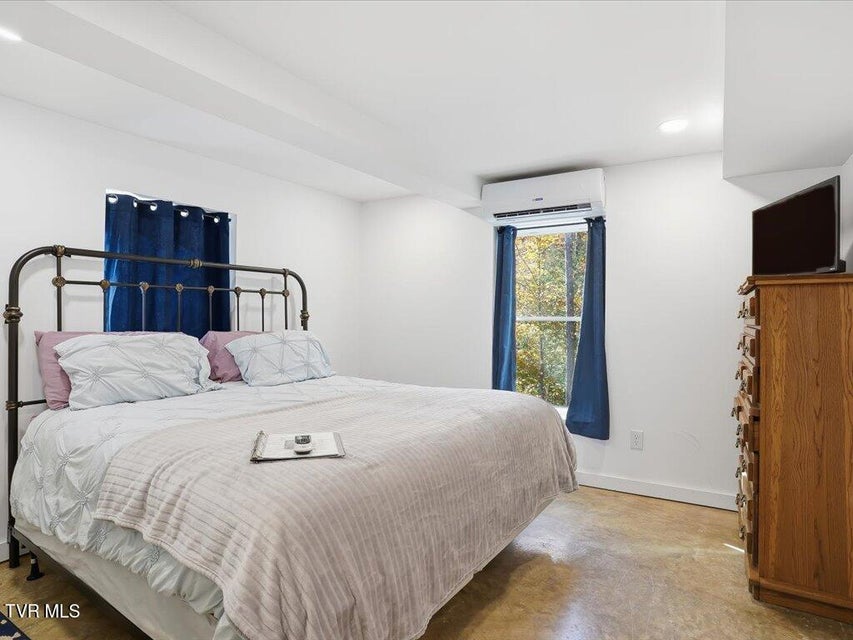 Photo #71: 146 Paradise Point