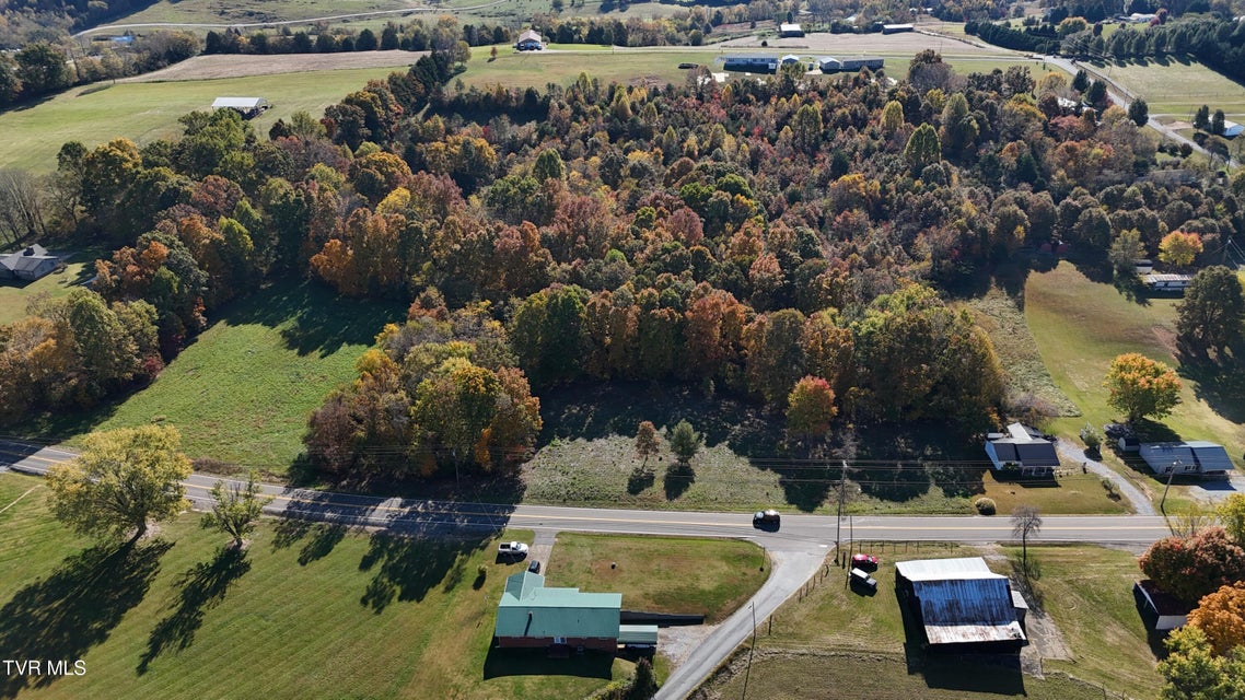 Photo #4: Tr 12 Newport Highway