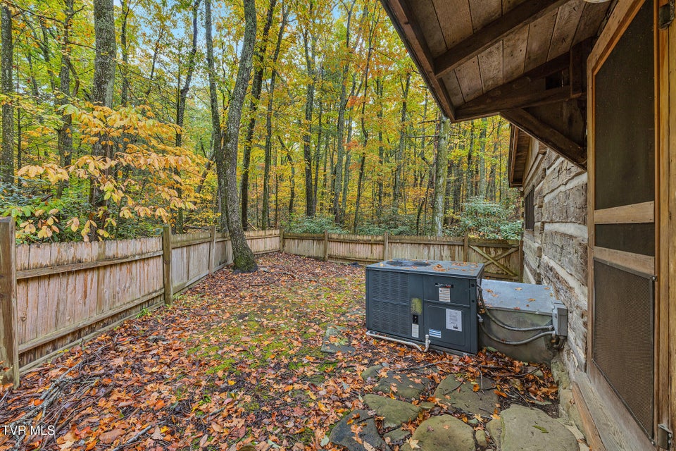 Photo #8: 300 Peavine Way