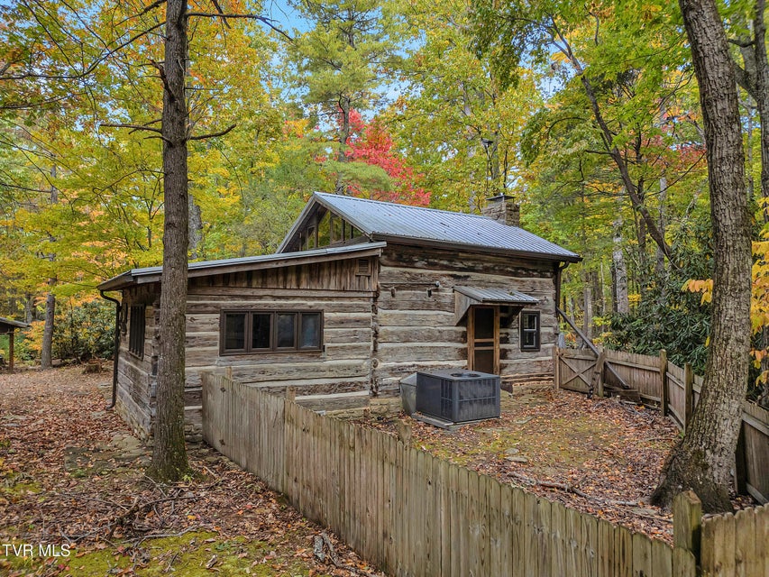 Photo #7: 300 Peavine Way