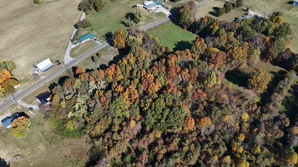 Photo #18: Tr 12 Newport Highway