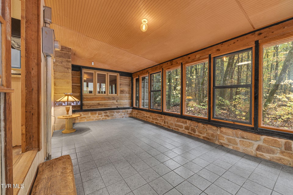 Photo #16: 300 Peavine Way