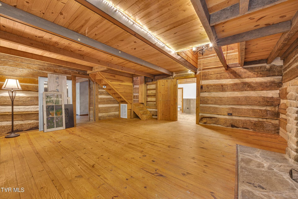 Photo #20: 300 Peavine Way