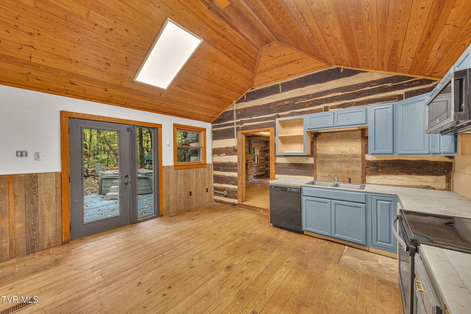 Photo #22: 300 Peavine Way