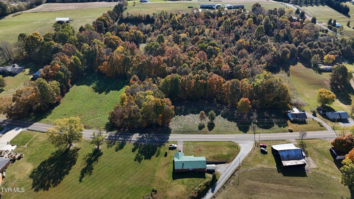 Photo #33: Tr 12 Newport Highway