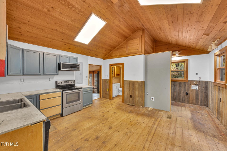 Photo #24: 300 Peavine Way