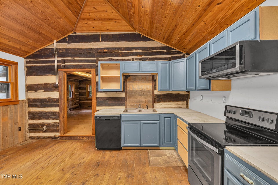 Photo #27: 300 Peavine Way