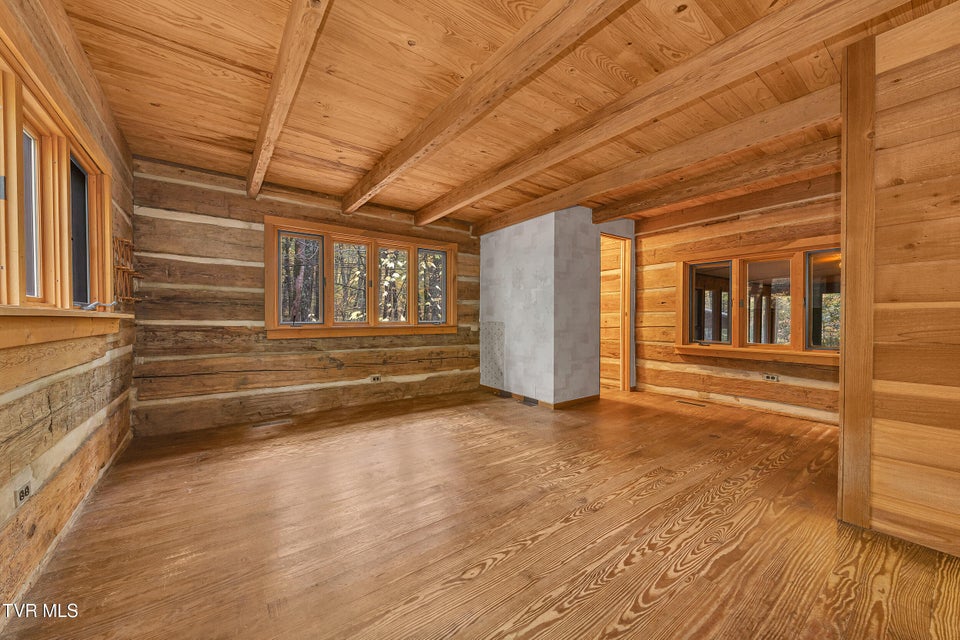 Photo #28: 300 Peavine Way