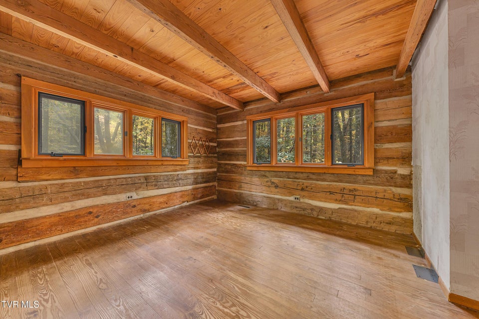 Photo #30: 300 Peavine Way