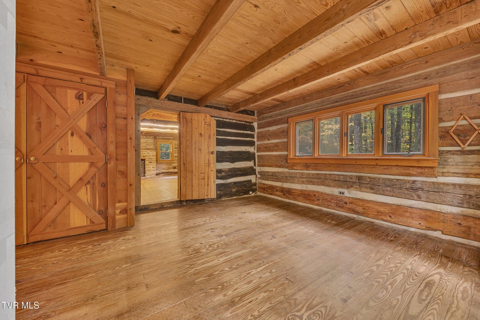 Photo #33: 300 Peavine Way