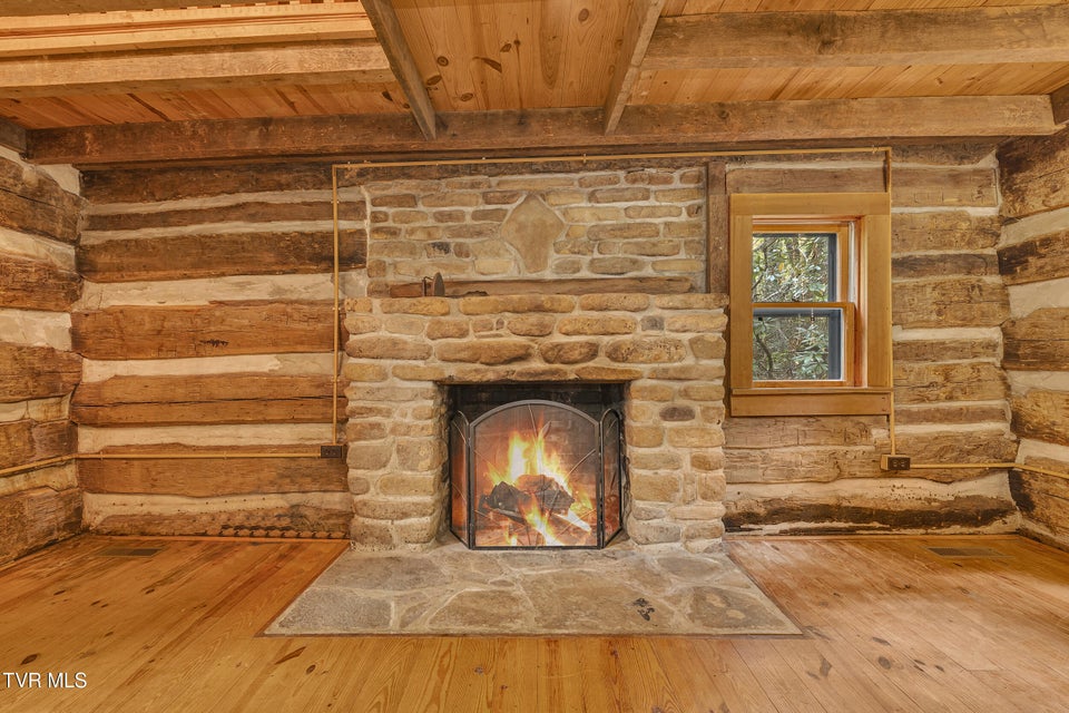 Photo #34: 300 Peavine Way