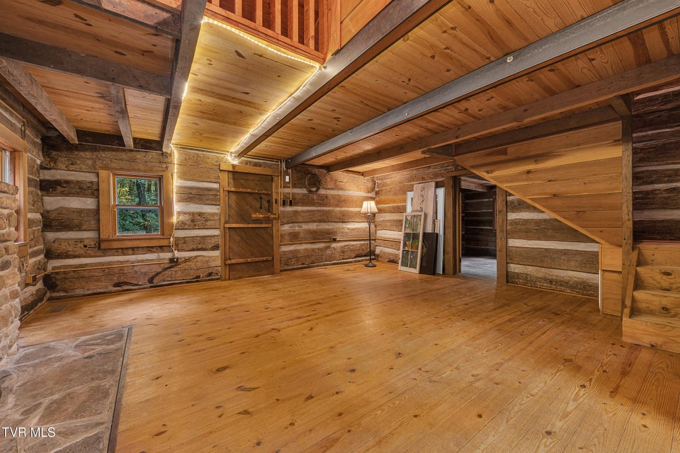 Photo #37: 300 Peavine Way