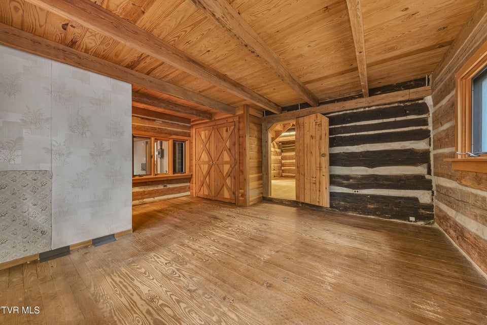 Photo #39: 300 Peavine Way