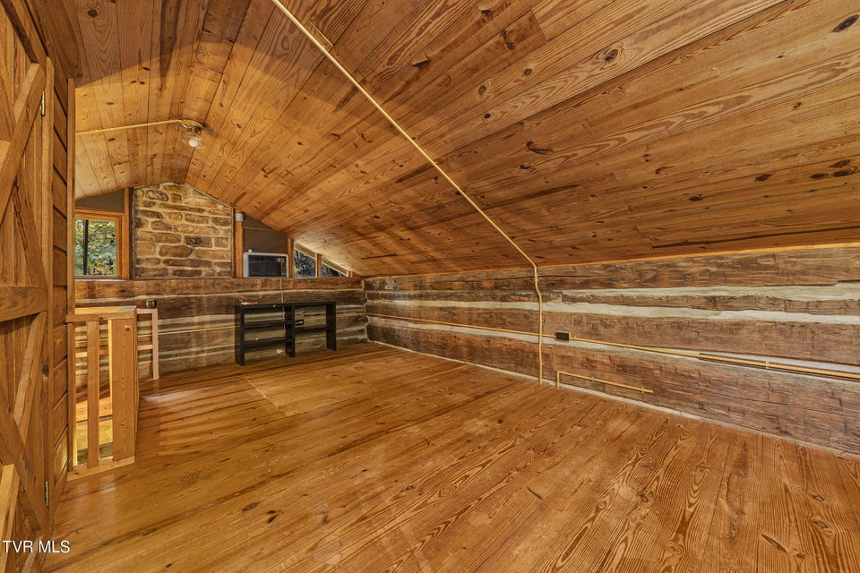 Photo #41: 300 Peavine Way