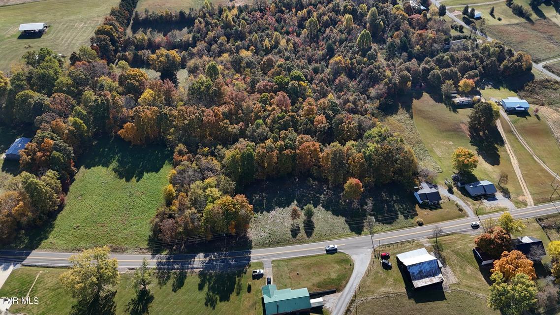 Photo #9: Tr 13 Newport Highway