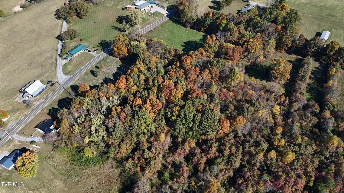 Photo #17: Tr 13 Newport Highway