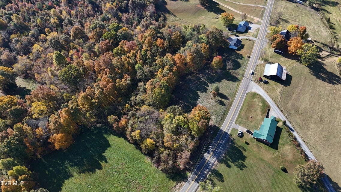 Photo #28: Tr 14 Newport Highway