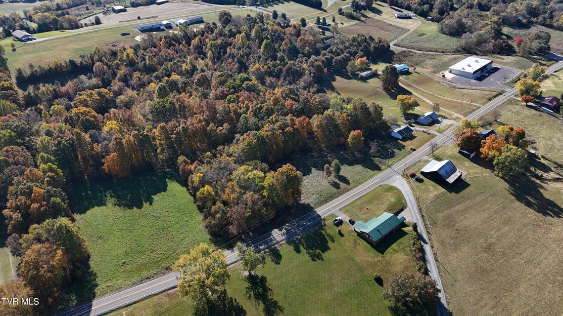 Photo #31: Tr 14 Newport Highway