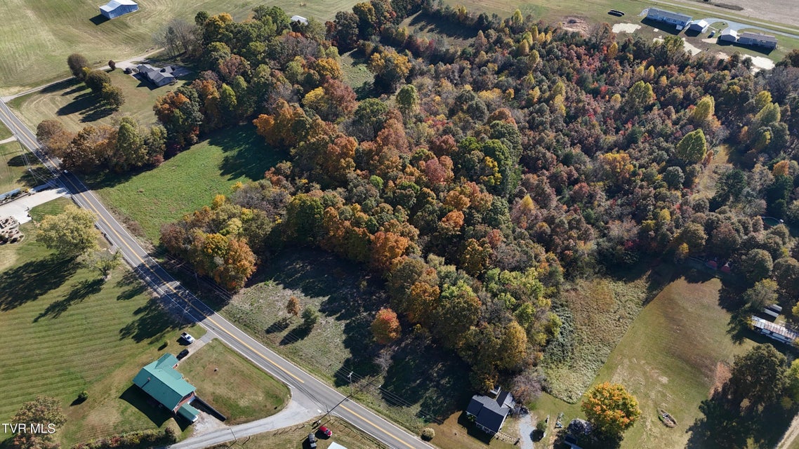 Photo #12: Tr 16 Newport Highway