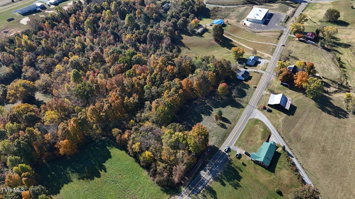 Photo #29: Tr 16 Newport Highway