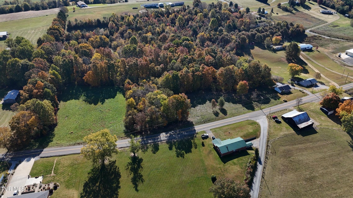 Photo #32: Tr 16 Newport Highway