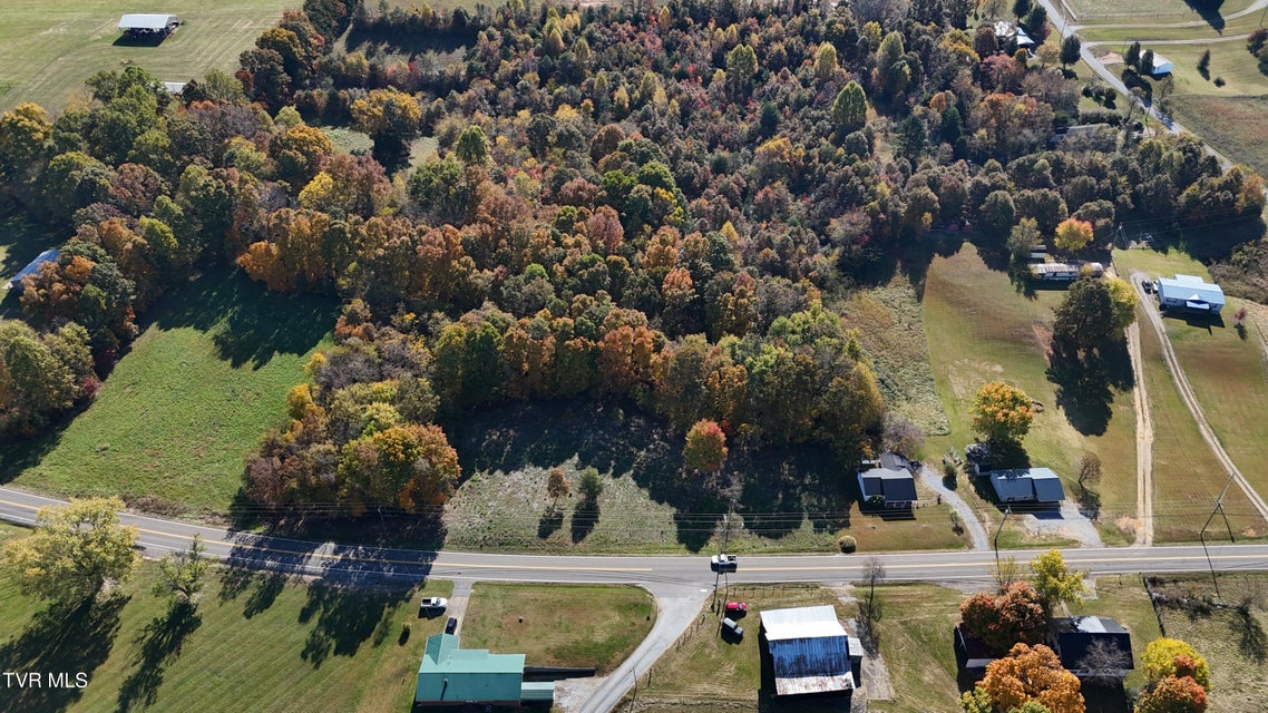 Photo #10: Tr 17 Newport Highway