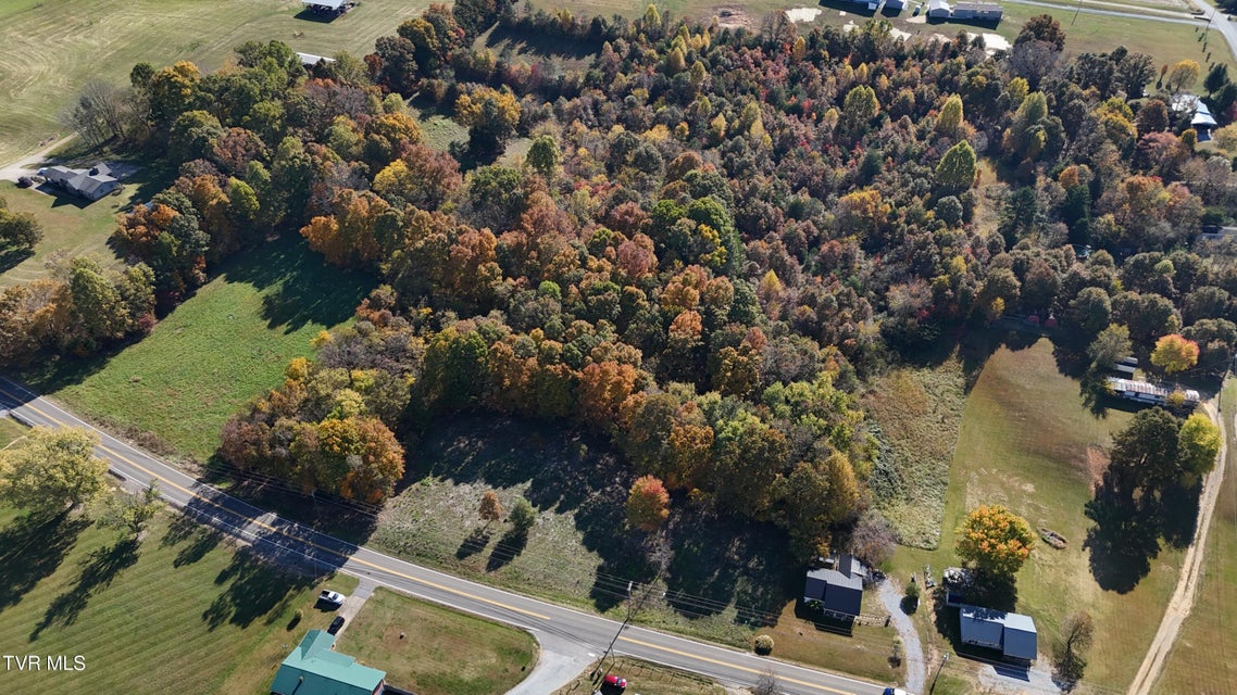 Photo #11: Tr 17 Newport Highway