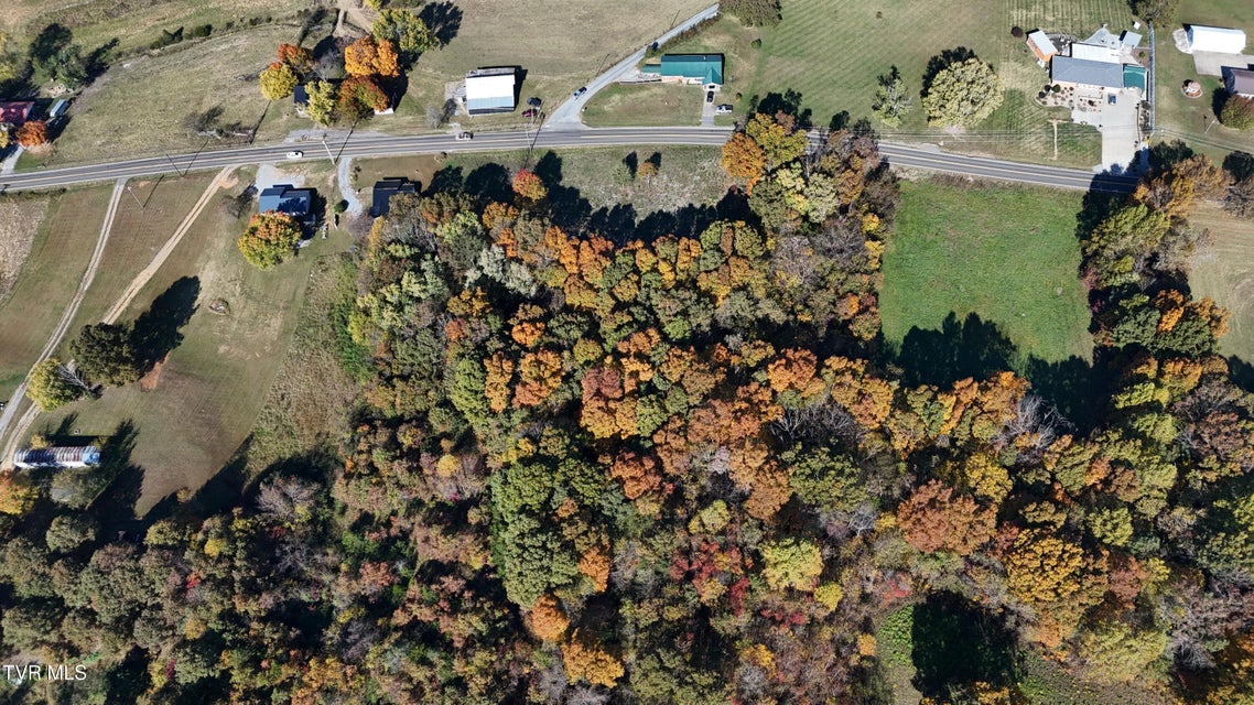 Photo #23: Tr 17 Newport Highway