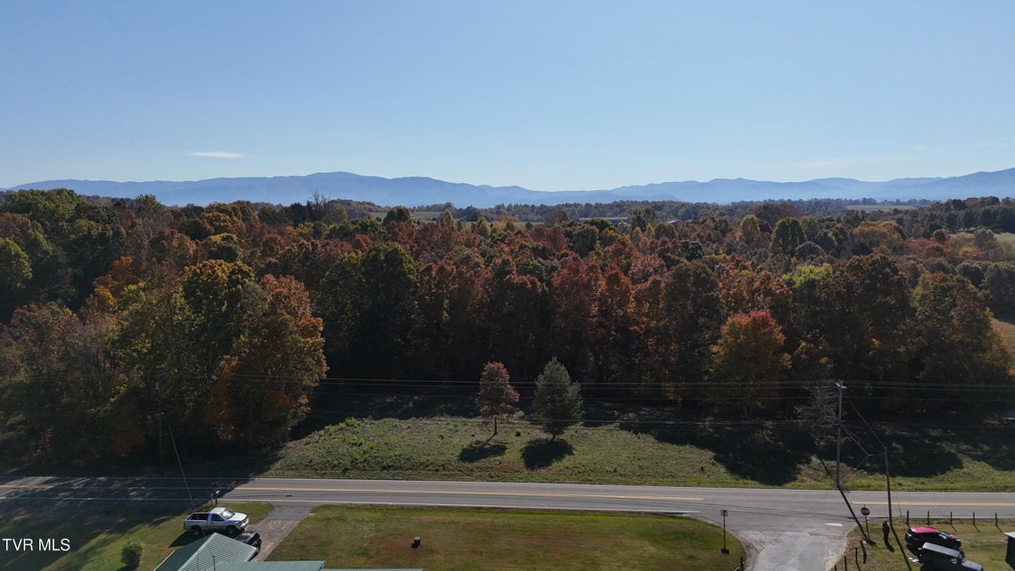 Photo #37: Tr 17 Newport Highway