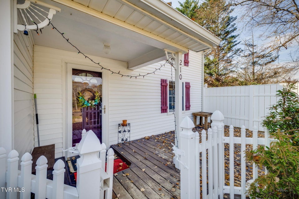 Photo #4: 210 Emory Harr Pvt Drive